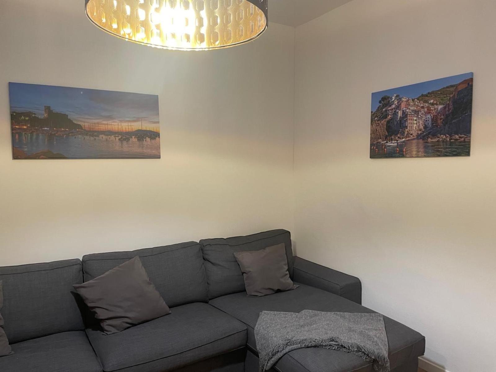 Orizzonte - 5 Terre, Via Fratelli Rosselli 11, Centro Storico-Stazione Centrale Con 2 Camere Da Letto La Spezia Dış mekan fotoğraf